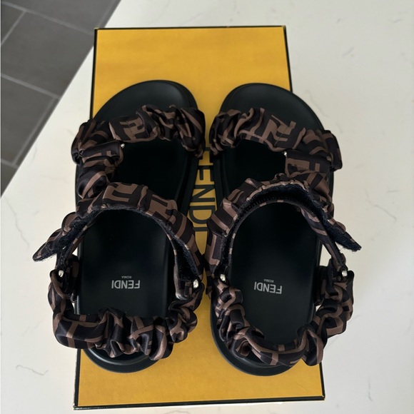 Fendi Ruched Logo Sporty Sandals - Picture 6 of 9
